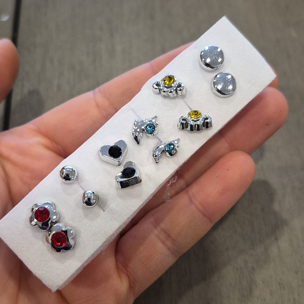 💙 6 Pairs Hypoallergenic Silver Toned Gemstone Stud Earrings!